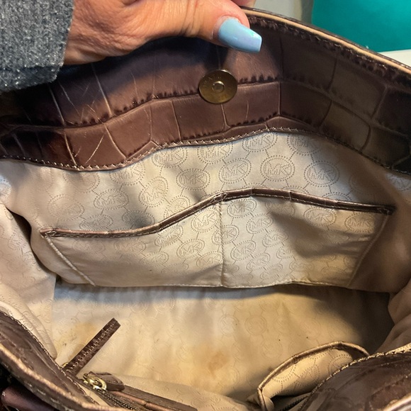 Micheal Kors crocodile embossed satchel - Picture 7 of 10